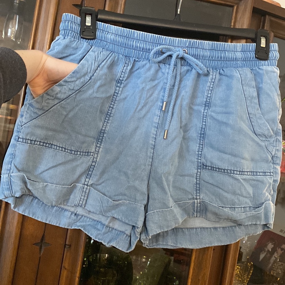 Universal Thread shorts - Picture 2 of 5